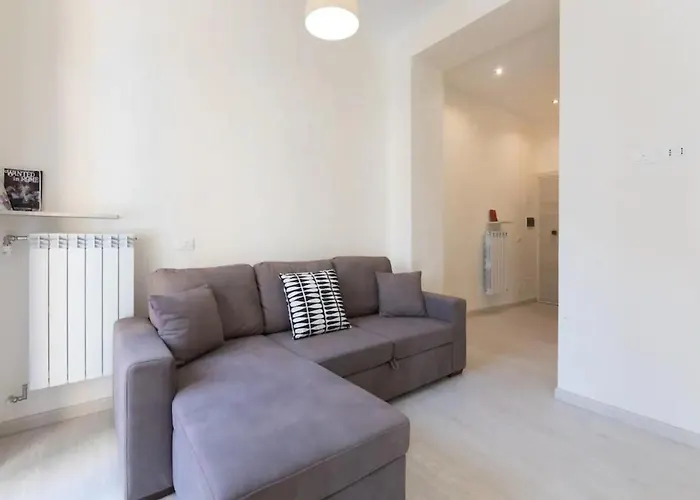 Quiet With Large Terrace In Spanish Steps Area Apartment